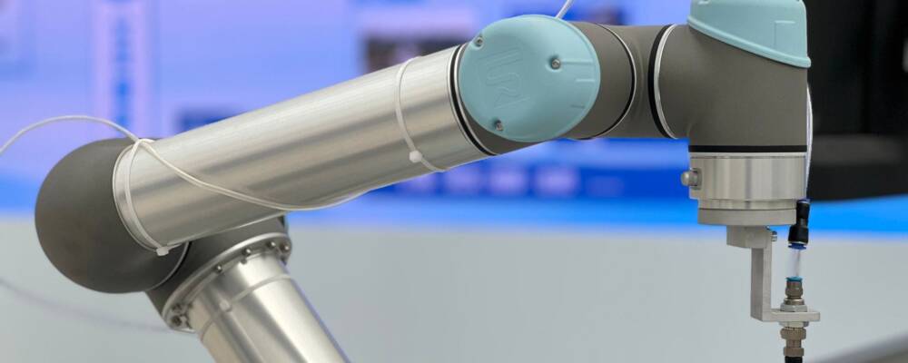Cobot con sistema di dispensing